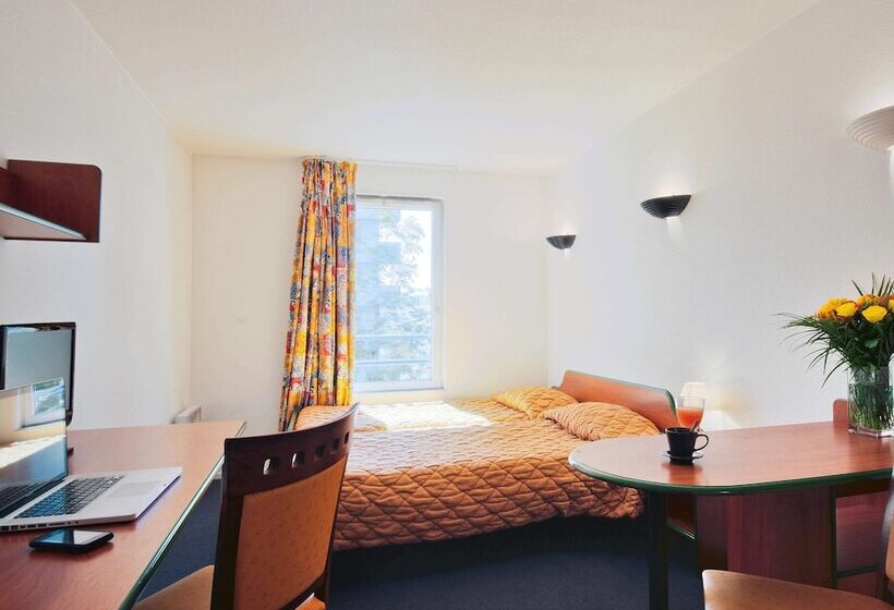 Aparthotel Adagio Access La Défense   Léonard De Vinci