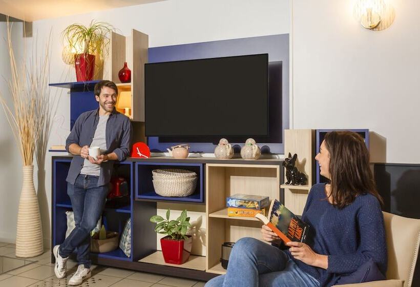 Aparthotel Adagio Access La Défense   Léonard De Vinci