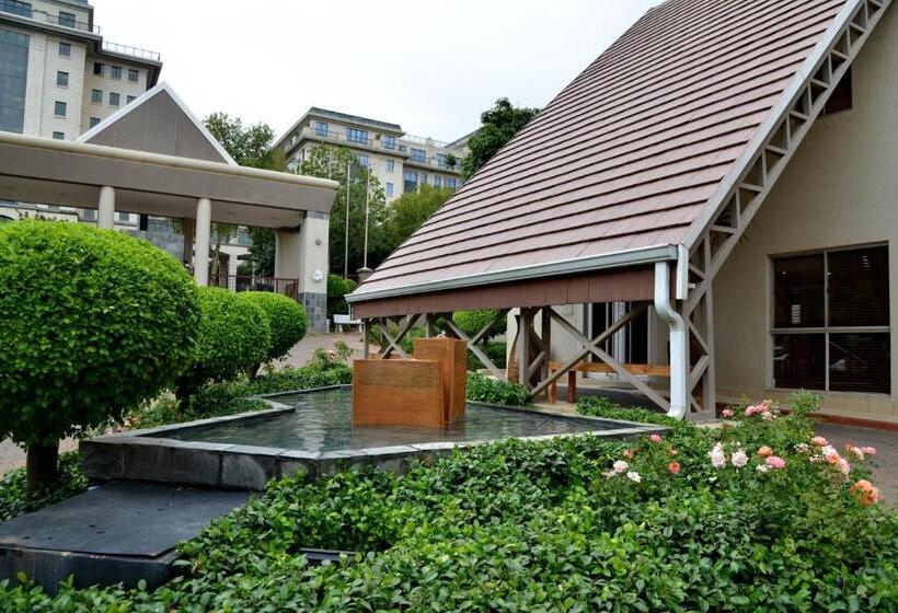 Courtyard Hotel Sandton