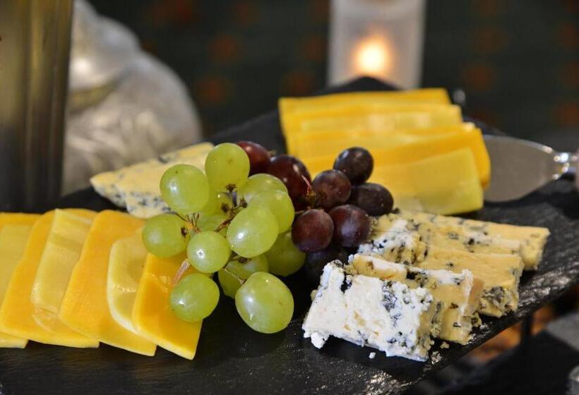 Courtyard Hotel Sandton