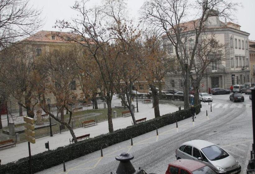 مسافرخانه Hosteria Natura