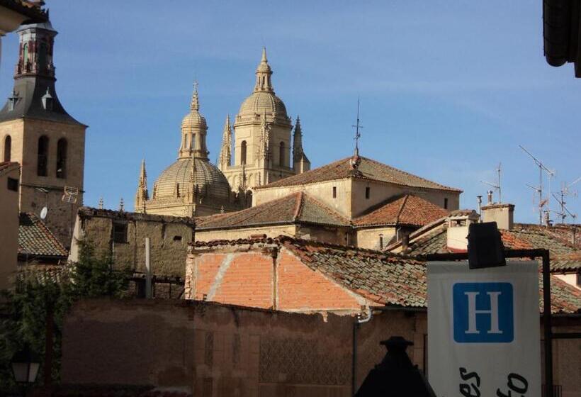 مسافرخانه Hosteria Natura