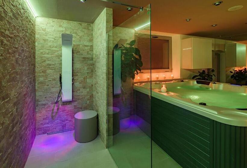 Aurora Boutique Hotel & Private Spa