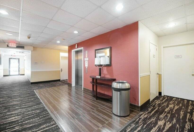 Отель Baymont By Wyndham Houston North