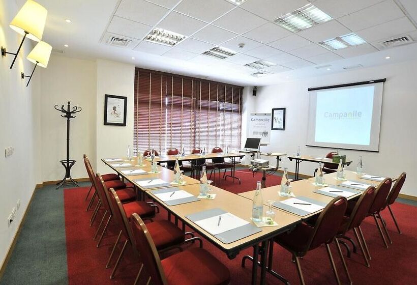 호텔 Travelodge Madrid Alcalá De Henares