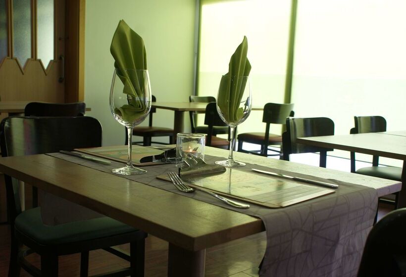 호텔 Travelodge Madrid Alcalá De Henares