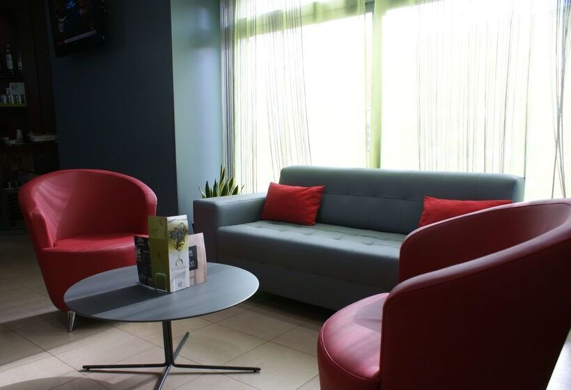 호텔 Travelodge Madrid Alcalá De Henares