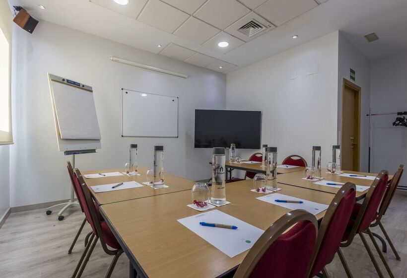 호텔 Travelodge Madrid Alcalá De Henares