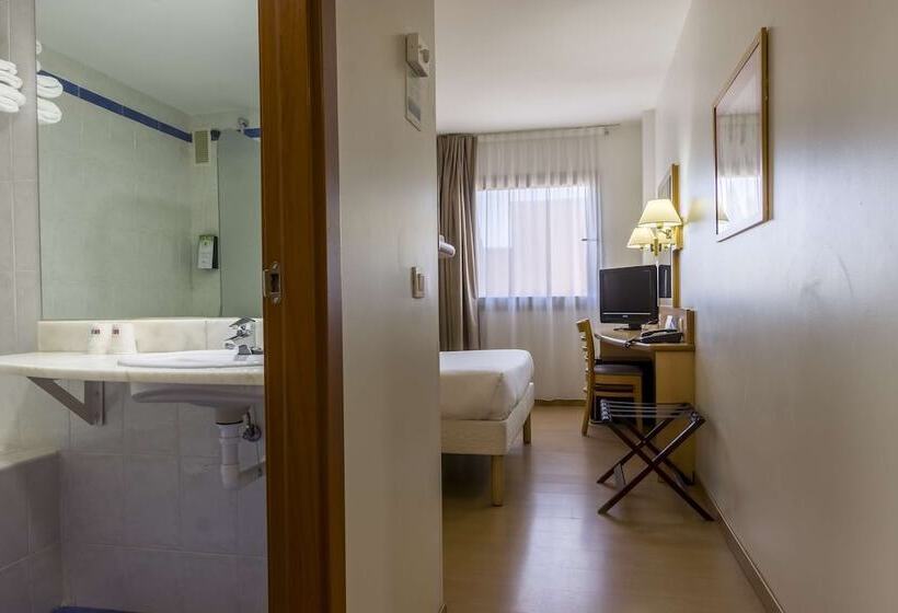 호텔 Travelodge Madrid Alcalá De Henares