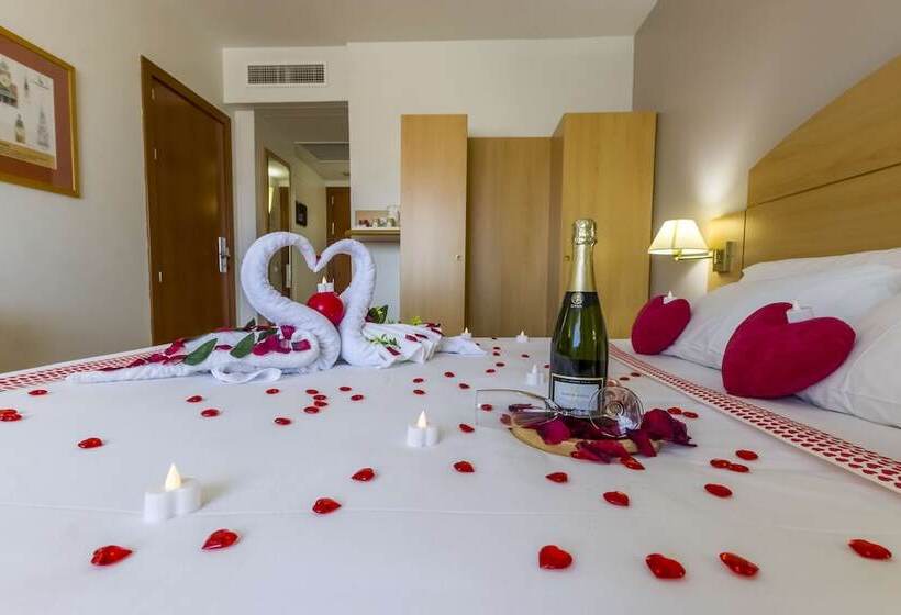 호텔 Travelodge Madrid Alcalá De Henares