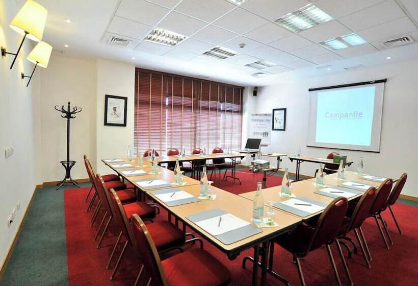 호텔 Travelodge Madrid Alcalá De Henares