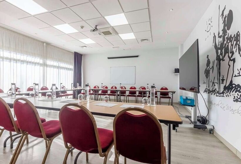 호텔 Travelodge Madrid Alcalá De Henares