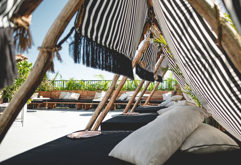 فندق Casa Faena Miami Beach