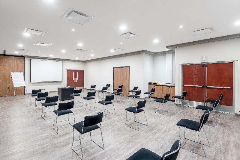 Отель City Express By Marriott Queretaro