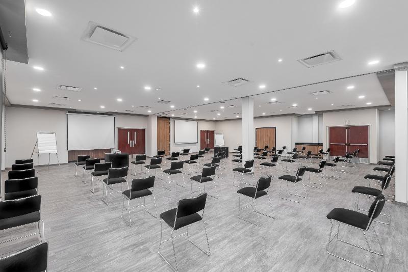 Отель City Express By Marriott Queretaro