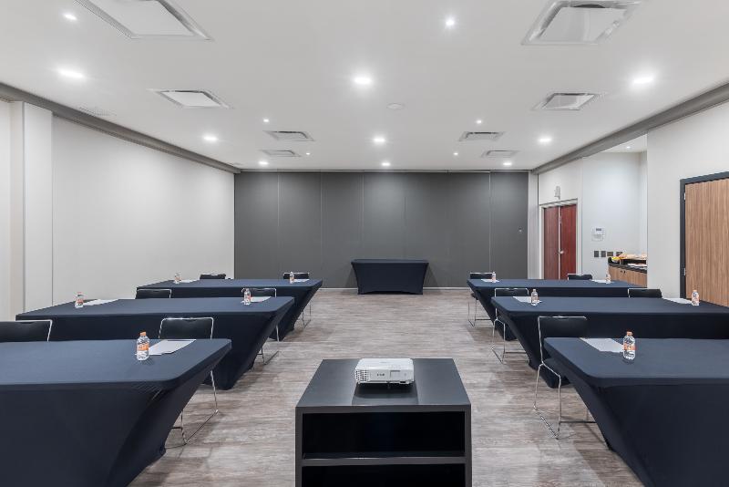 Отель City Express By Marriott Queretaro