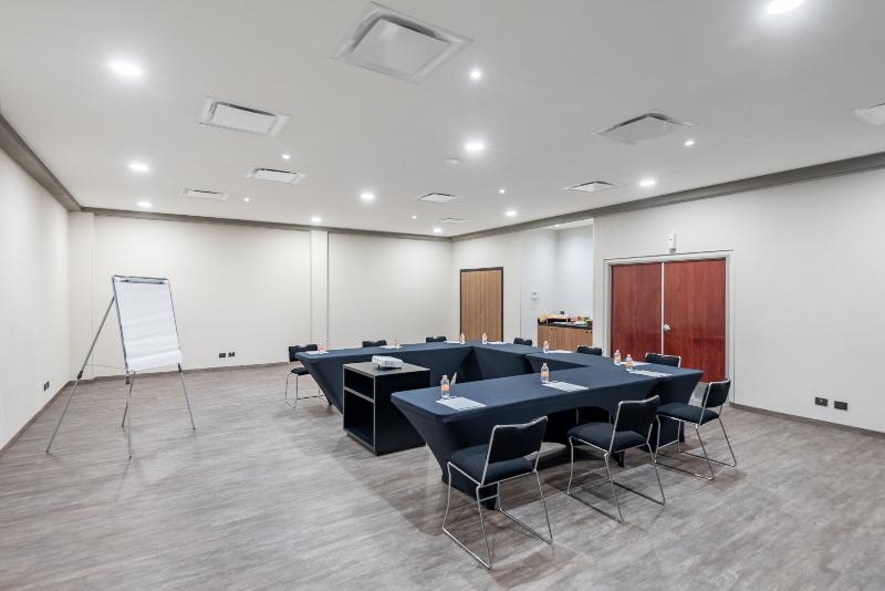 Отель City Express By Marriott Queretaro