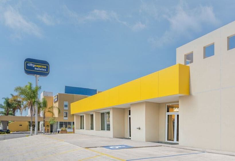 Отель City Express By Marriott Queretaro