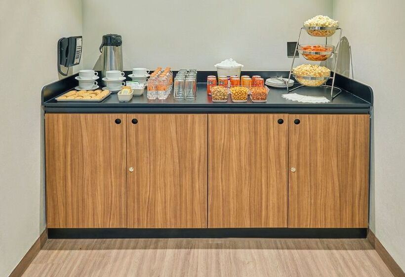 Отель City Express By Marriott Queretaro