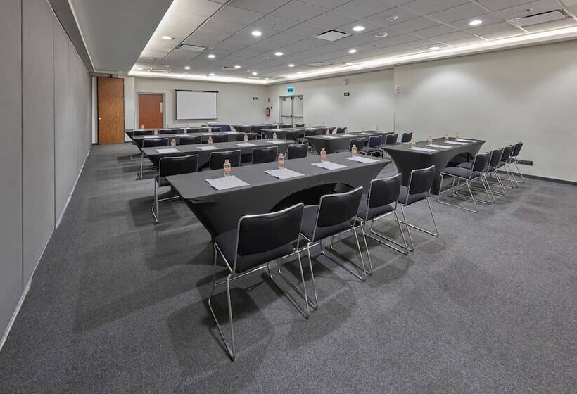 Отель City Express By Marriott Queretaro