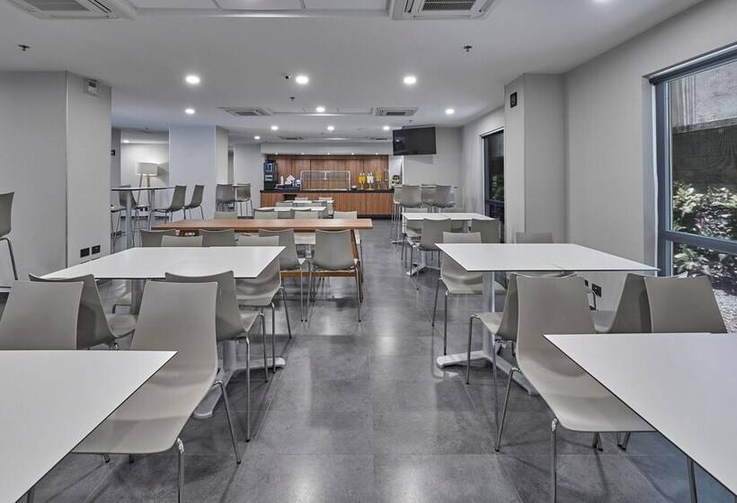 Отель City Express By Marriott Queretaro