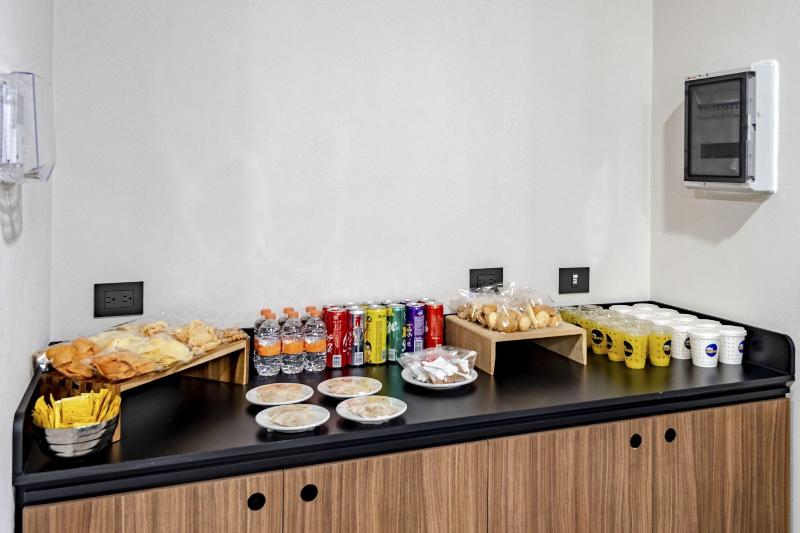 Отель City Express By Marriott Queretaro