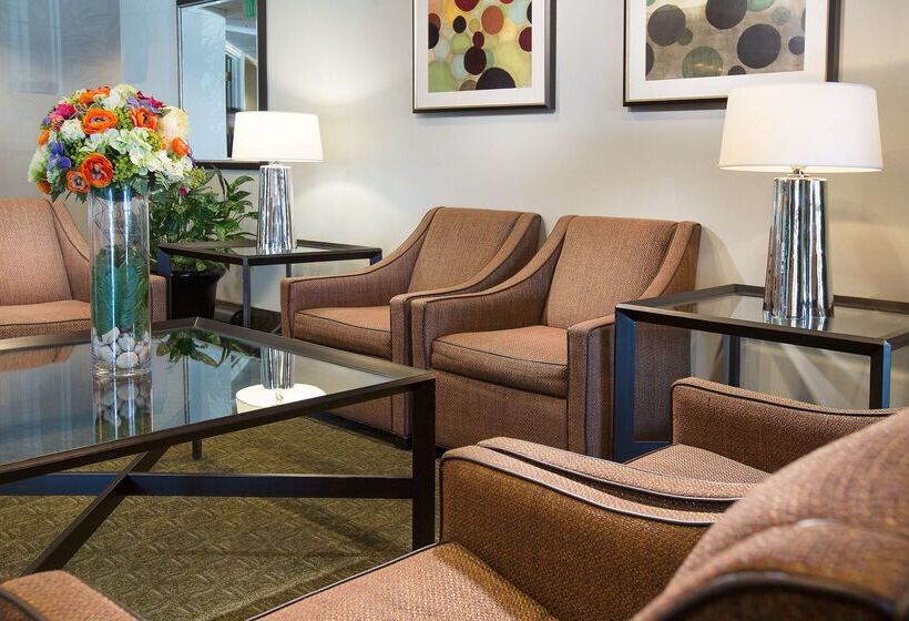 Отель Coast Gateway