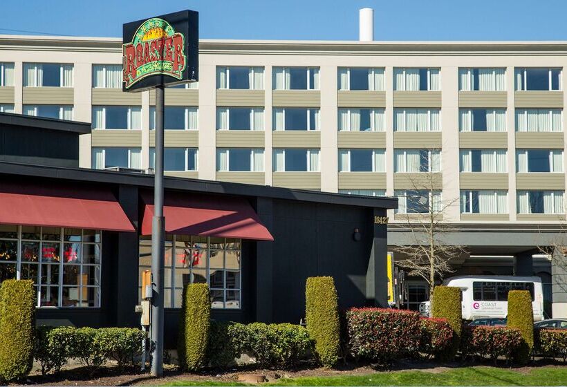 Отель Coast Gateway