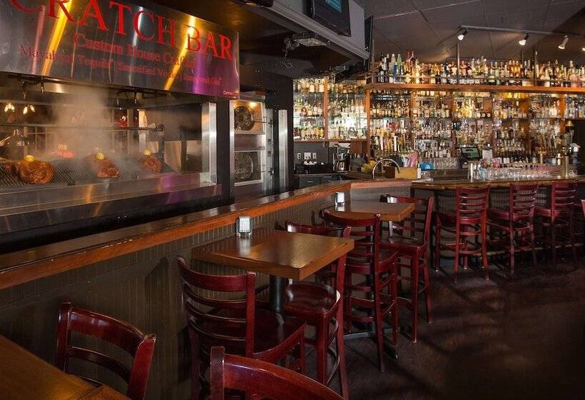 Отель Coast Gateway