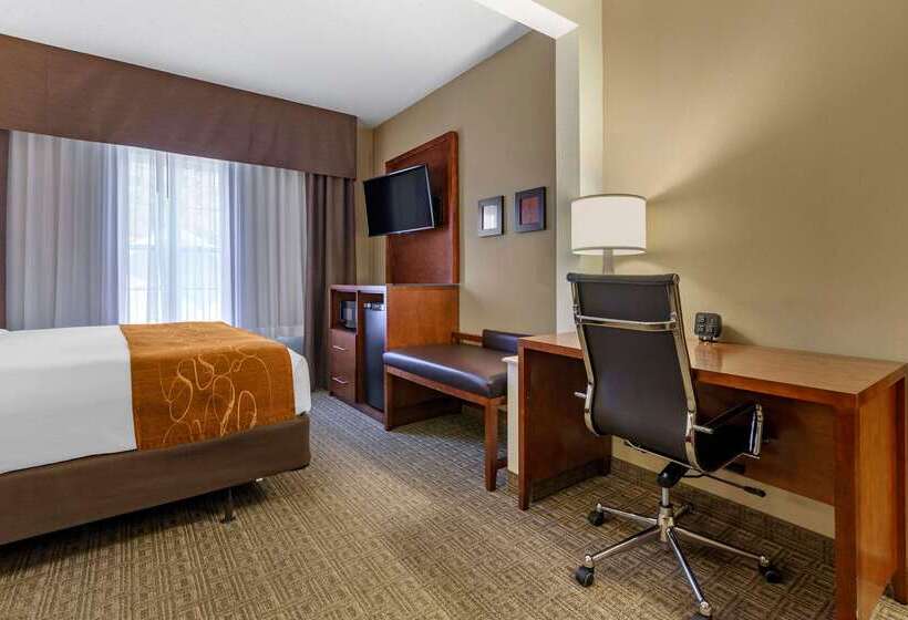 فندق Comfort Suites