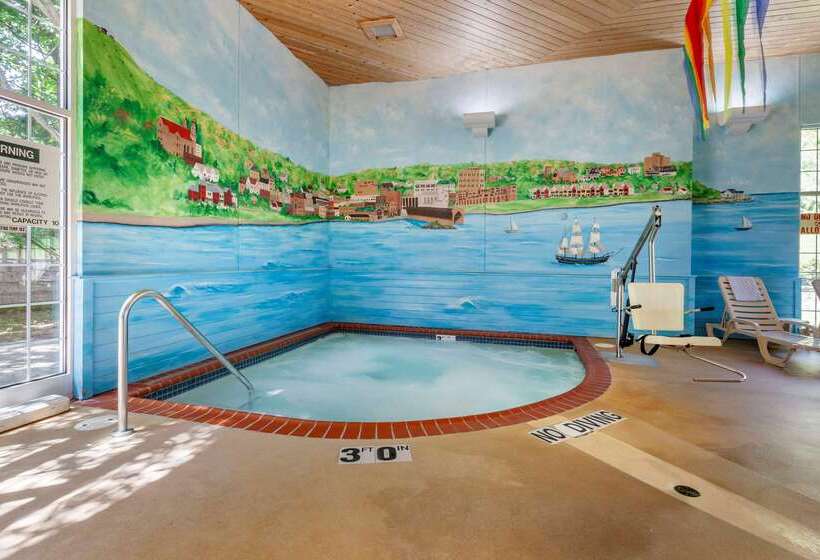 فندق Comfort Suites