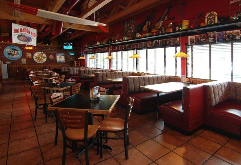 فندق Comfort Suites