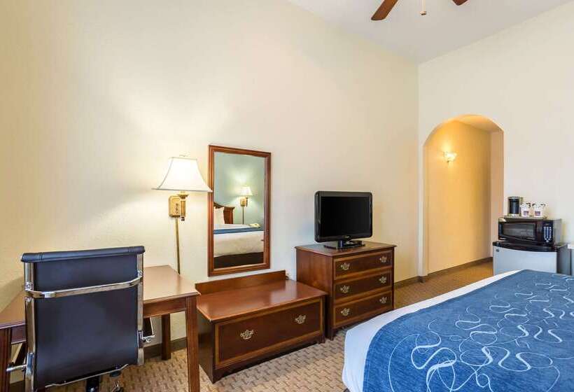 호텔 Comfort Suites New Orleans East