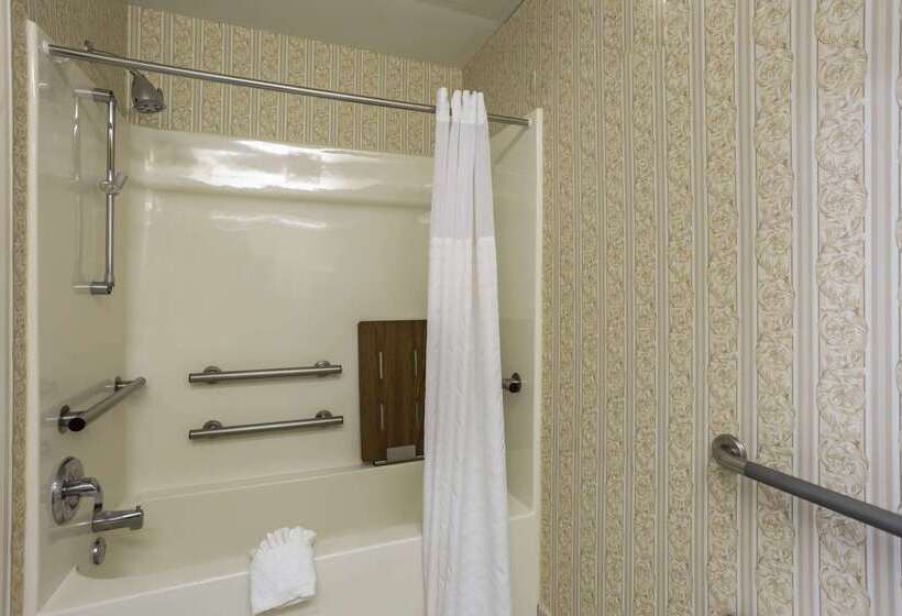 호텔 Comfort Suites New Orleans East