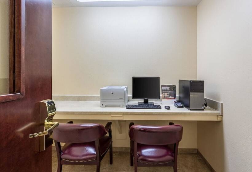 호텔 Comfort Suites New Orleans East