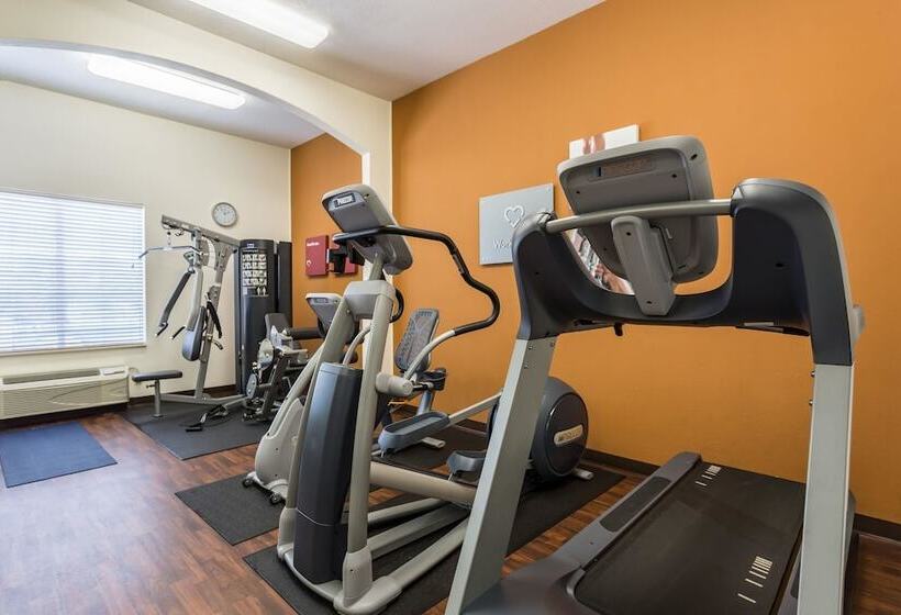 호텔 Comfort Suites New Orleans East