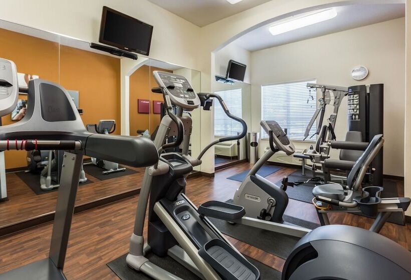 호텔 Comfort Suites New Orleans East