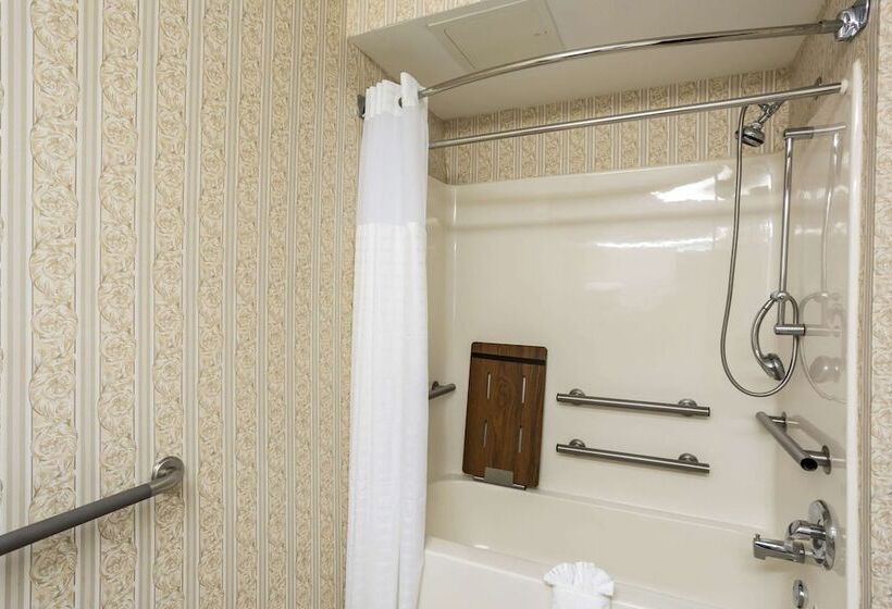 호텔 Comfort Suites New Orleans East