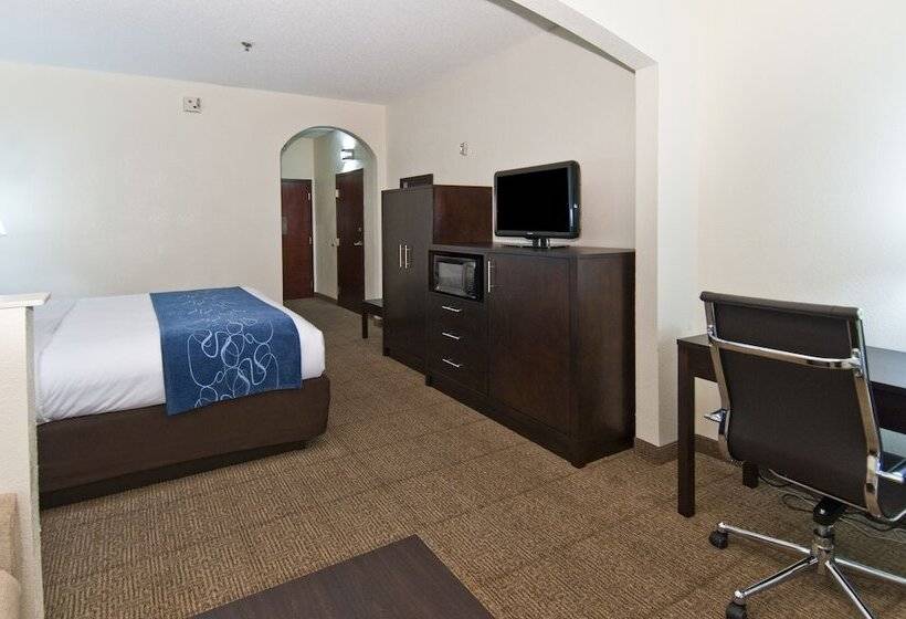 호텔 Comfort Suites New Orleans East