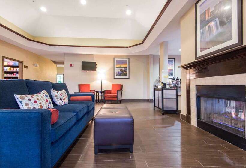 ホテル Comfort Suites Rochester Henrietta University Area