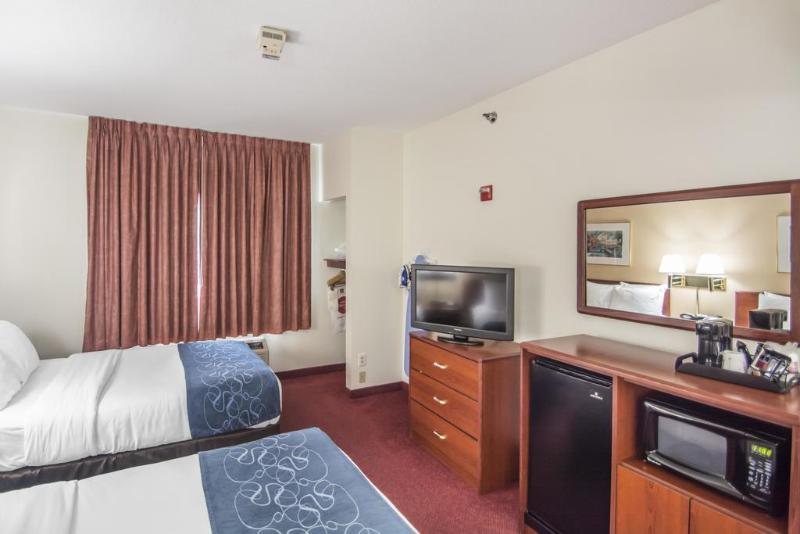 ホテル Comfort Suites Rochester Henrietta University Area