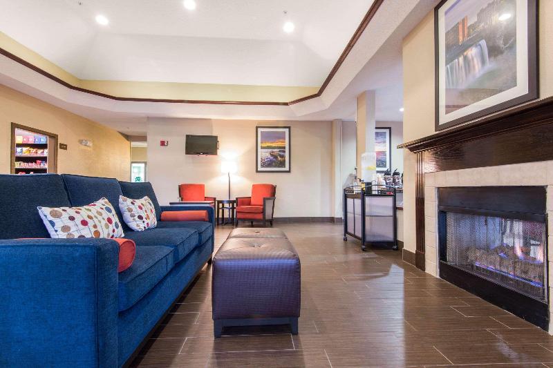 هتل Comfort Suites Rochester Henrietta University Area