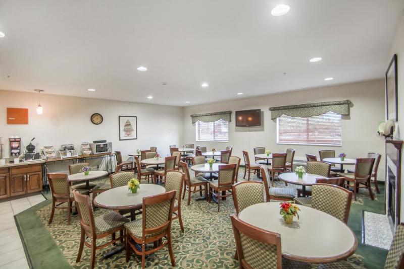 ホテル Comfort Suites Rochester Henrietta University Area