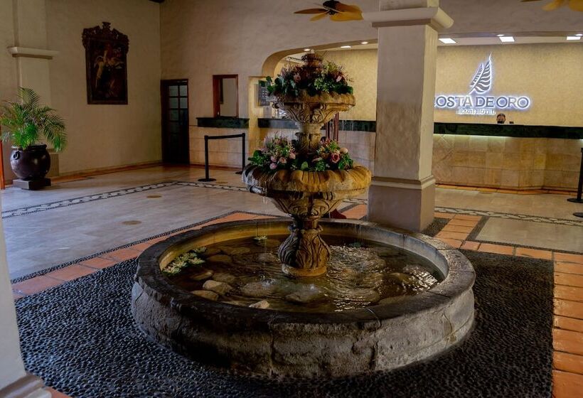 فندق Costa De Oro Beach