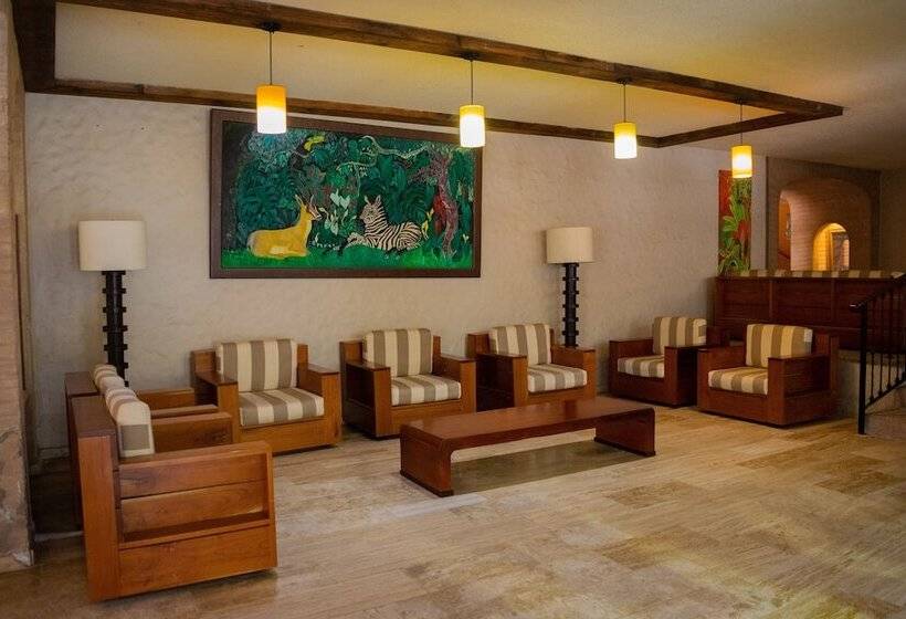 فندق Costa De Oro Beach