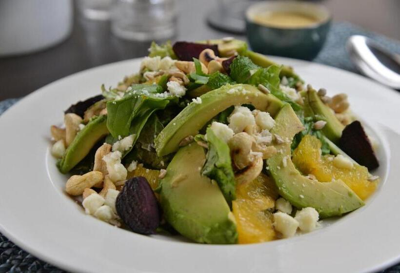 Courtyard Hotel Sandton