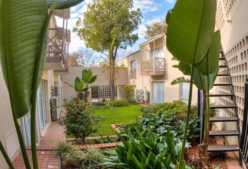 Courtyard Hotel Sandton