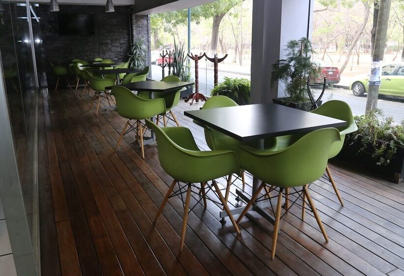 ホテル Diana Del Bosque By Dot Urban