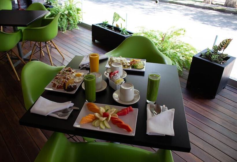 ホテル Diana Del Bosque By Dot Urban