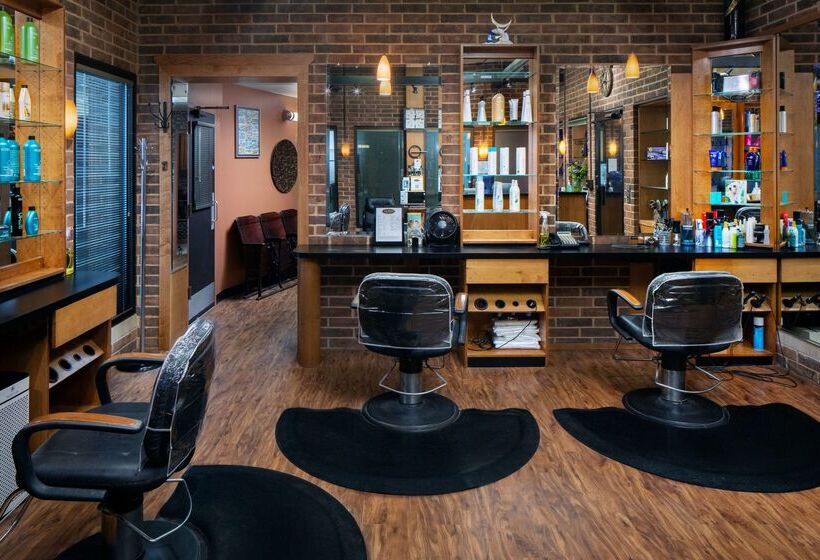 Отель Doubletree By Hilton Ann Arbor North